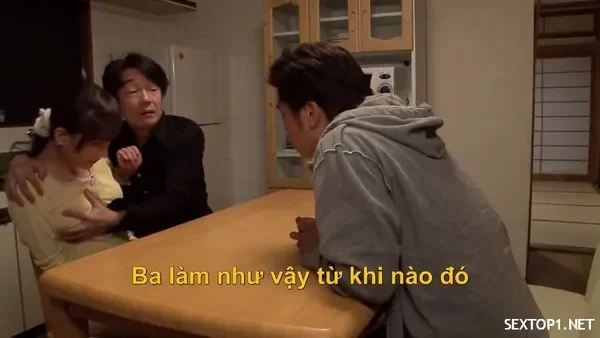 Em người mẫu phục vụ sếp để được ưu ái hơn trong công việc