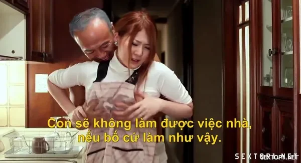 Mẹ kế dâm đãng và cậu con trai mới lớn